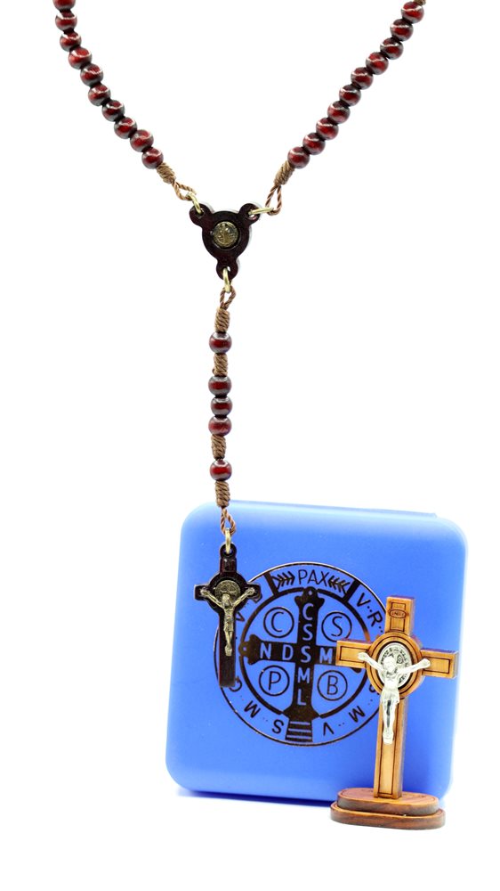 Ensemble cadeau chapelet et crucifix en bois Saint Benoit