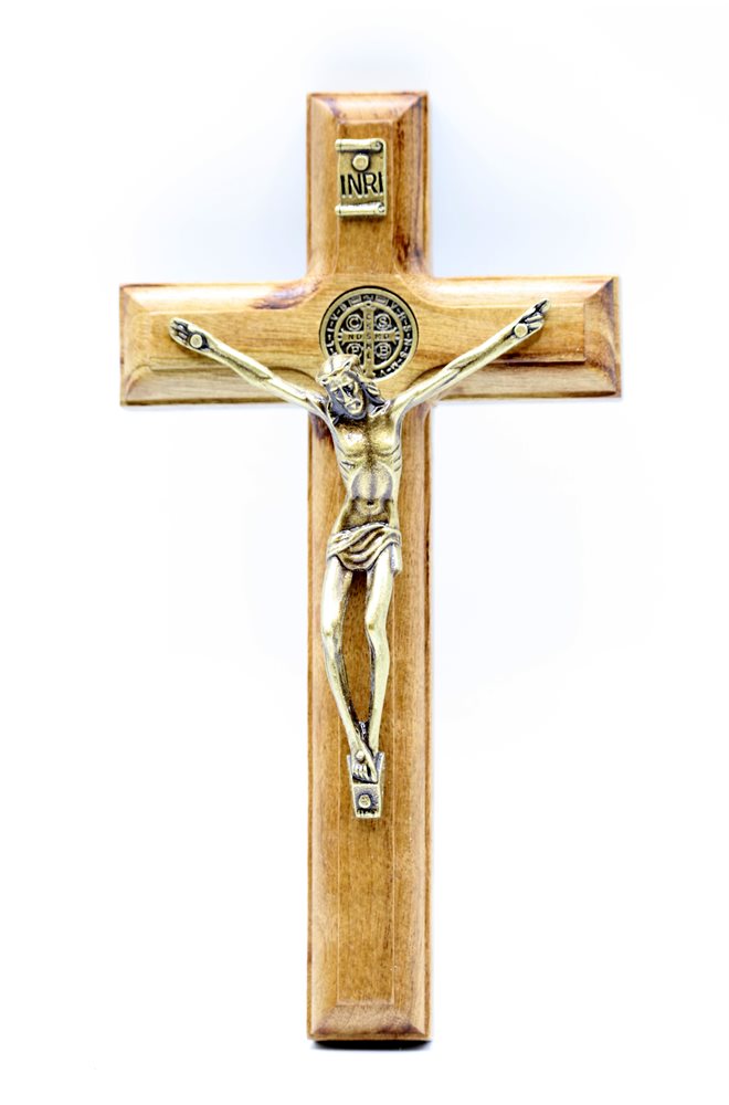 Crucifix en bois St Benoit 9 x 17 cm, corpus en métal doré