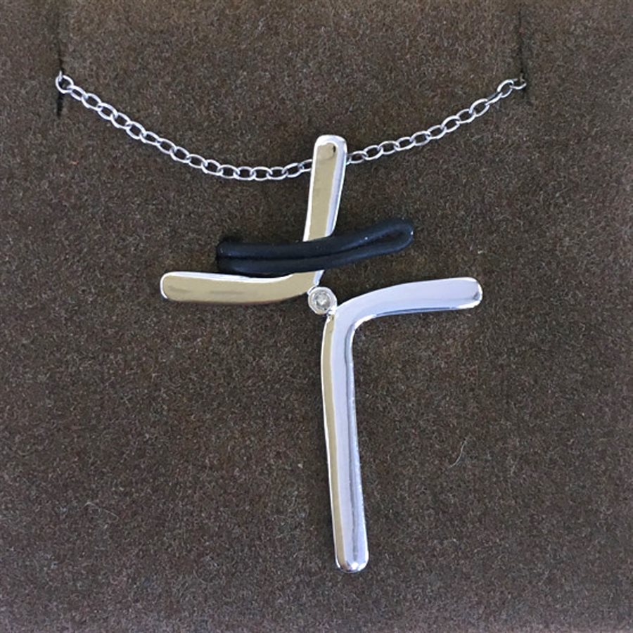 Pendentif croix moderne, chaîne et breloque arg. .925, 46 cm